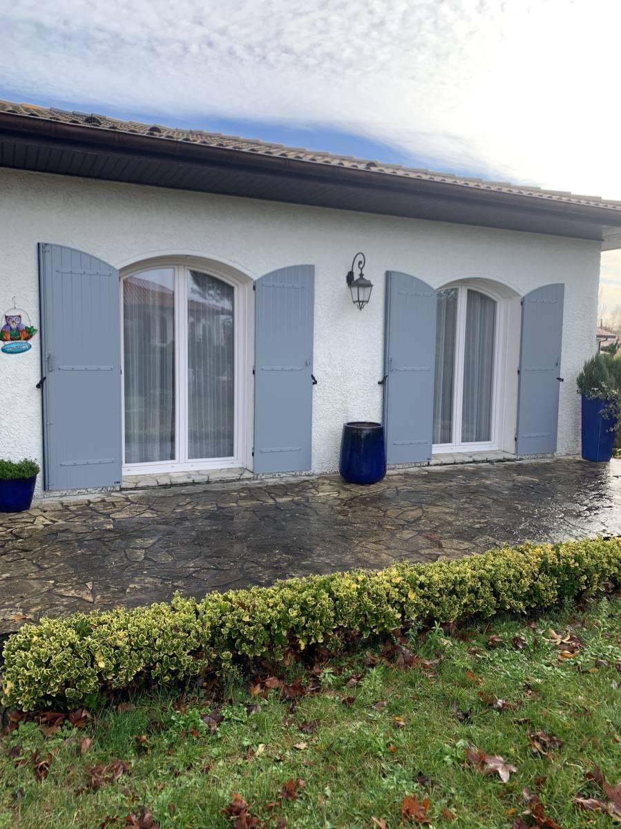 Pose de volets battants cintrés sur mesure à Andernos