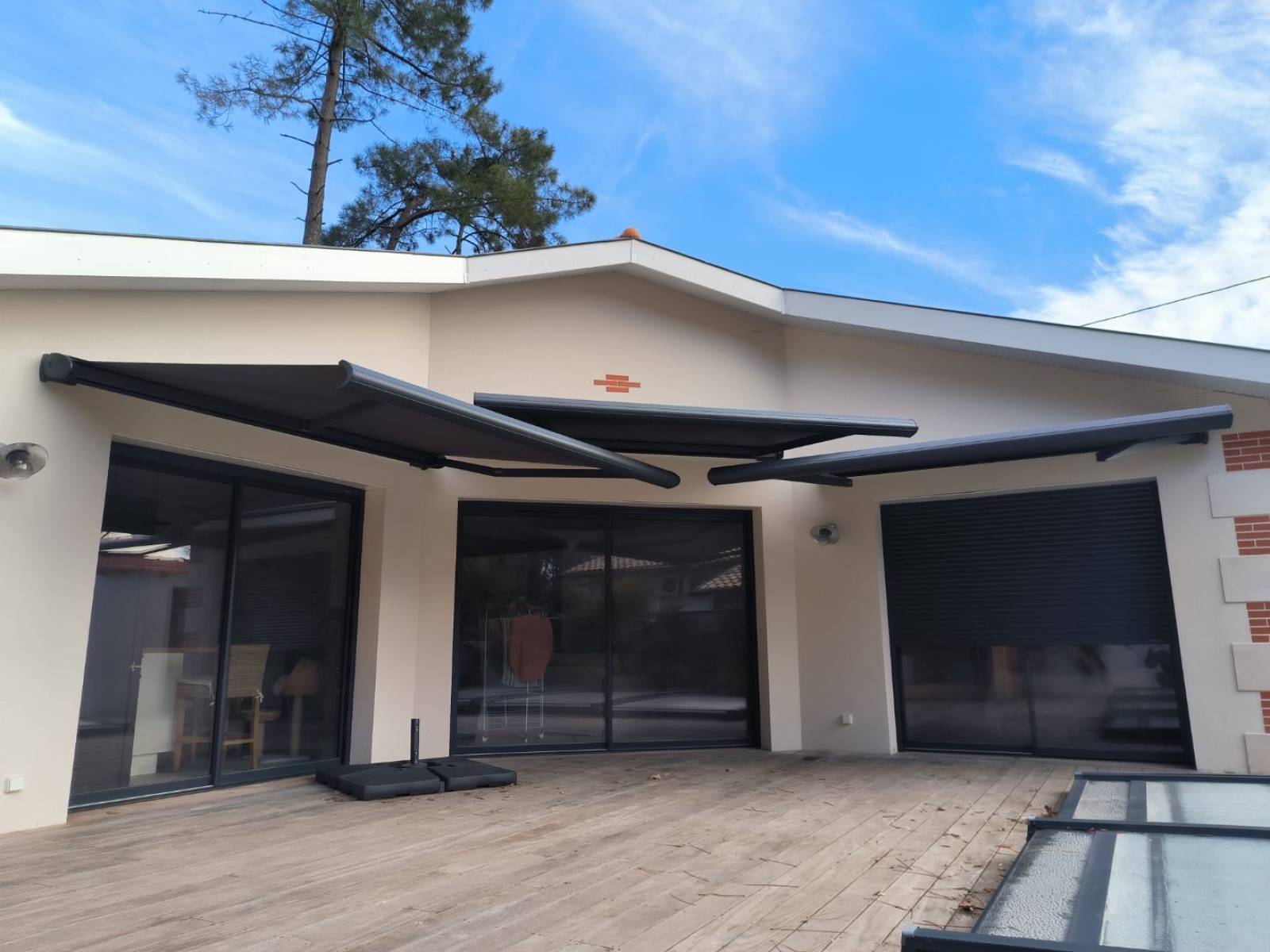 Protéger sa terrasse avec un store