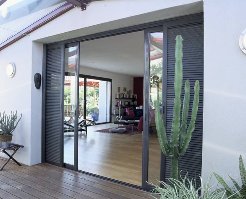 Baie vitrée aluminium Isalu à Biscarrosse